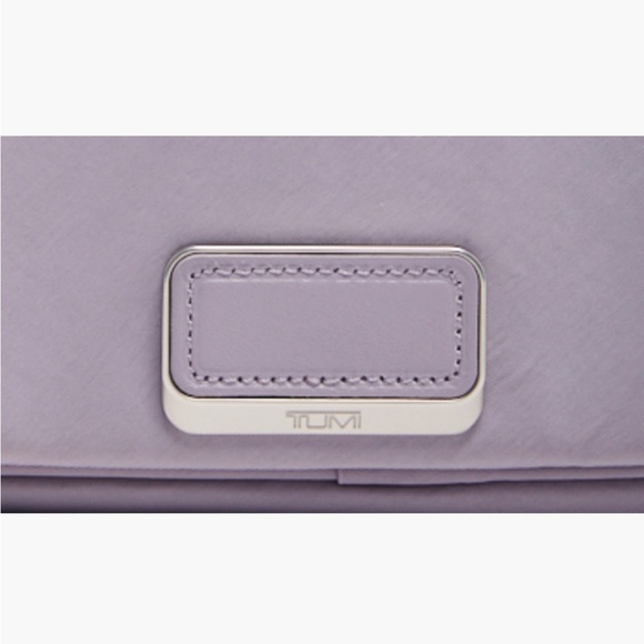 TUMI Voyageur Small Madeline Cosmetic/ Toiletry Case in Lavender NWT - Picture 4 of 5